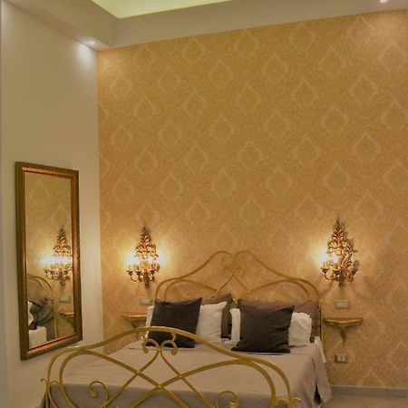 Domus Sanfelice Suite Napoli Bagian luar foto