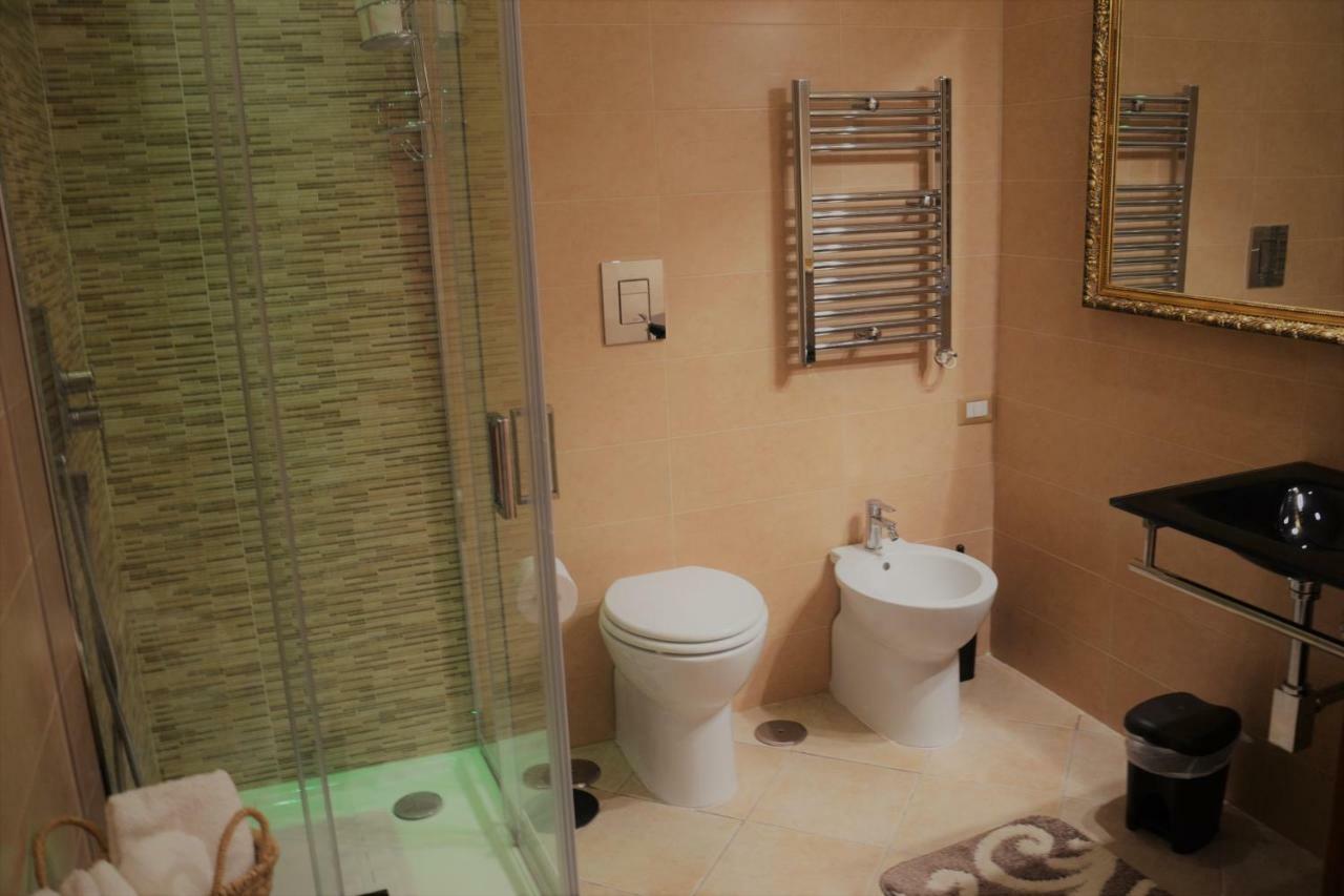 Domus Sanfelice Suite Napoli Bagian luar foto