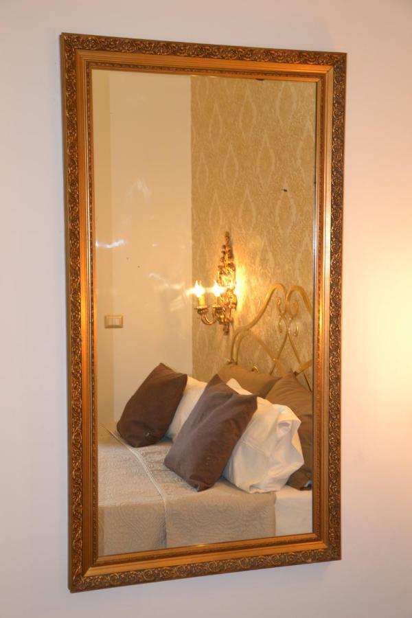 Domus Sanfelice Suite Napoli Bagian luar foto