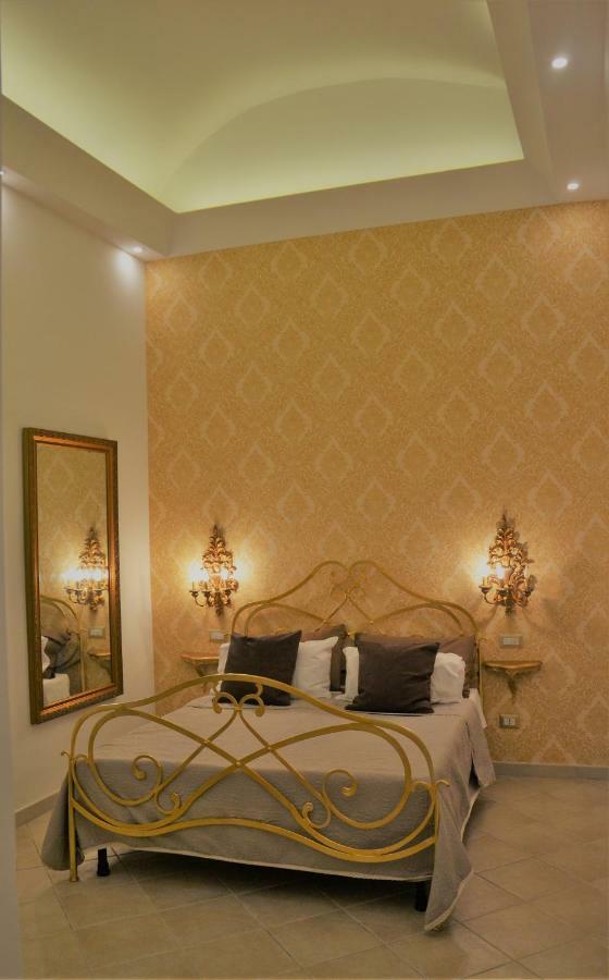 Domus Sanfelice Suite Napoli Bagian luar foto