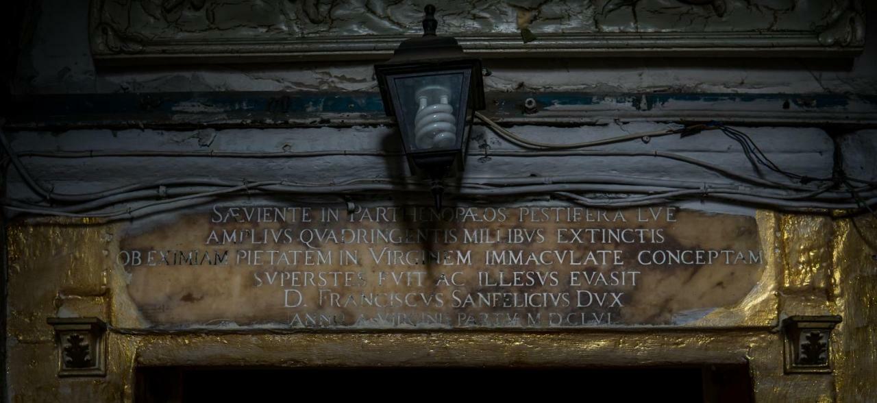 Domus Sanfelice Suite Napoli Bagian luar foto