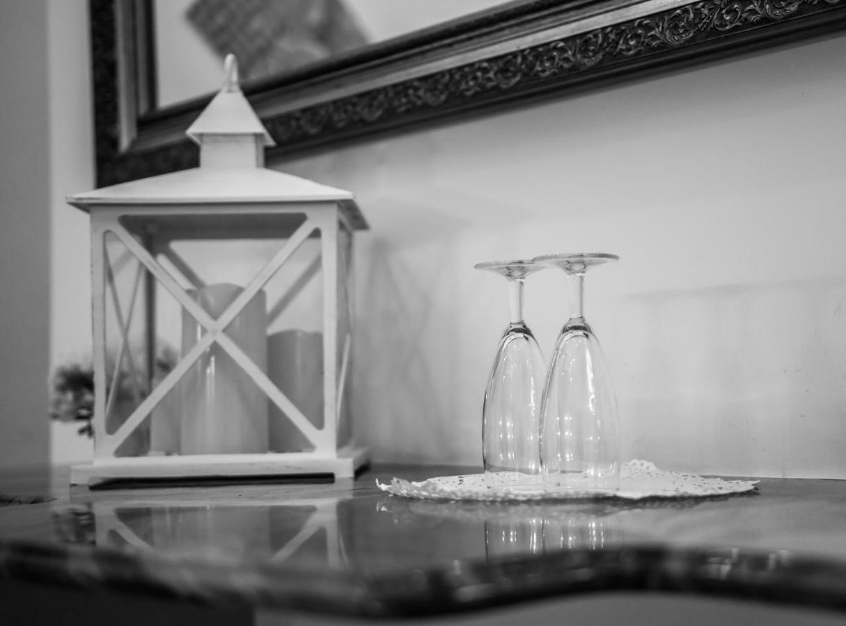 Domus Sanfelice Suite Napoli Bagian luar foto