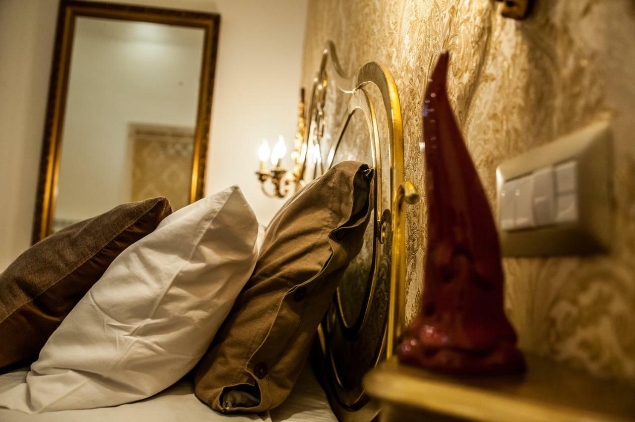 Domus Sanfelice Suite Napoli Bagian luar foto